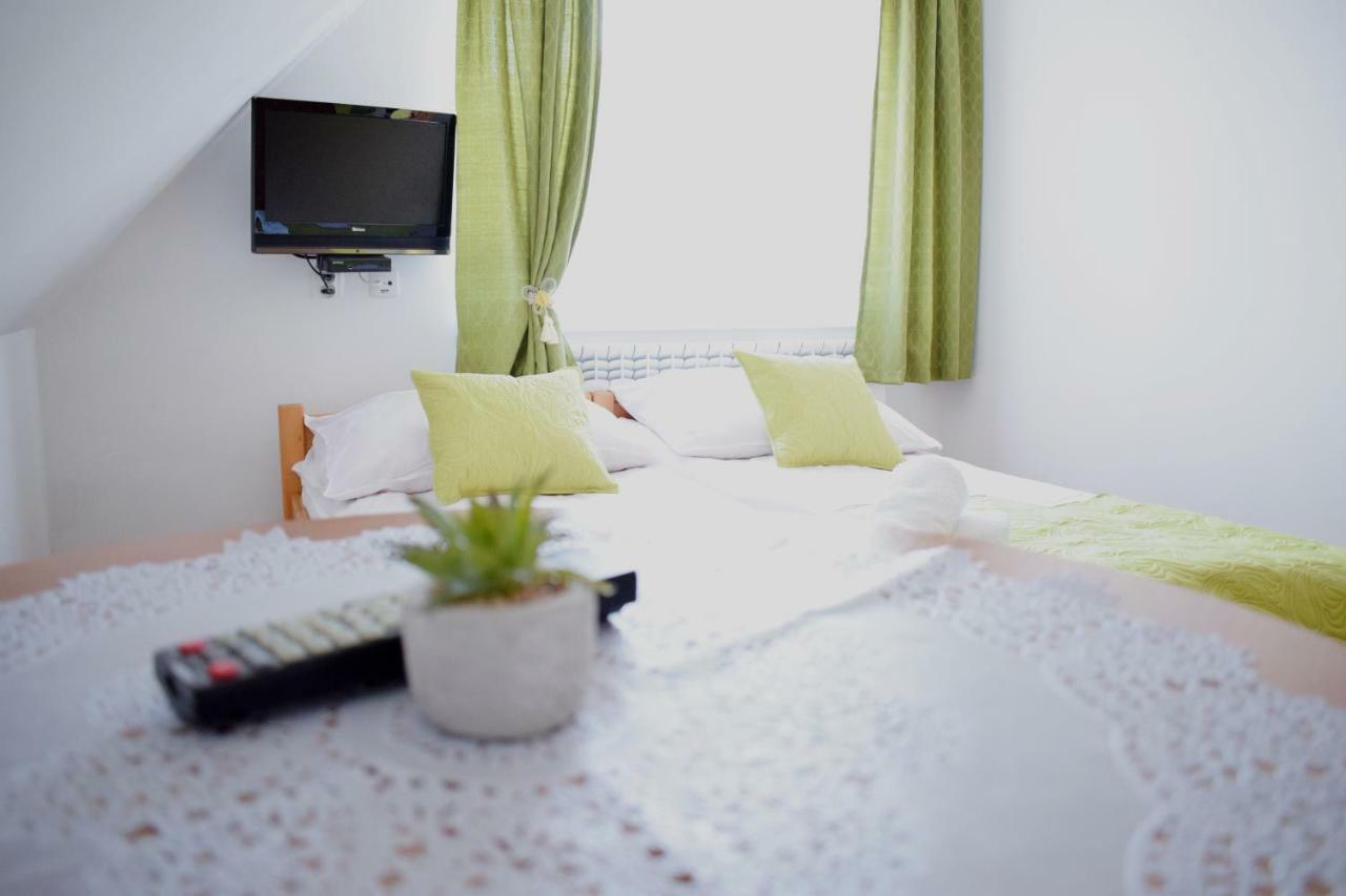 Pokoje I Apartament U Lucyny Czarna Góra Exteriör bild