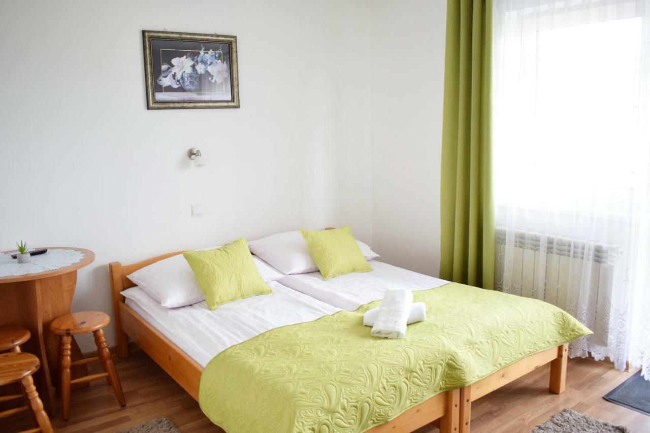 Pokoje I Apartament U Lucyny Czarna Góra Exteriör bild